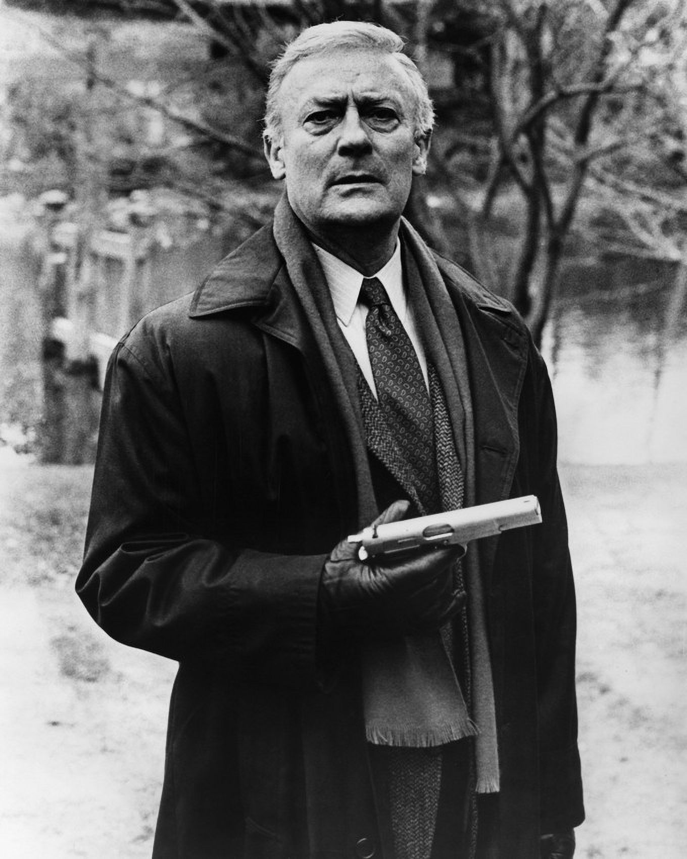 The Equalizer Edward Woodward Robert Mccall In Black Coat Holding Gun