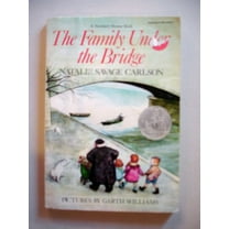 Pre-Owned The Family Under the Bridge (Paperback) 0590441698 9780590441698