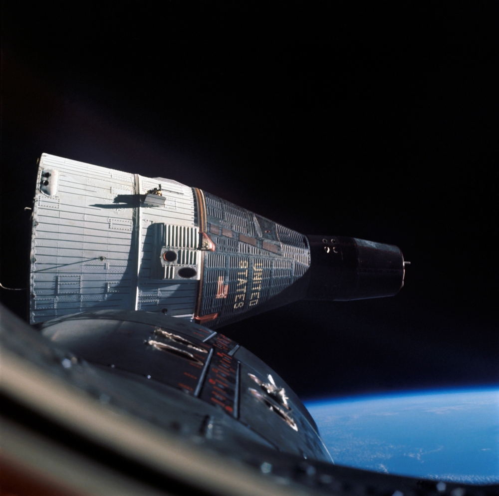 The Gemini 7 spacecraft in Earth orbit Canvas Art - Stocktrek Images (28 x 28)