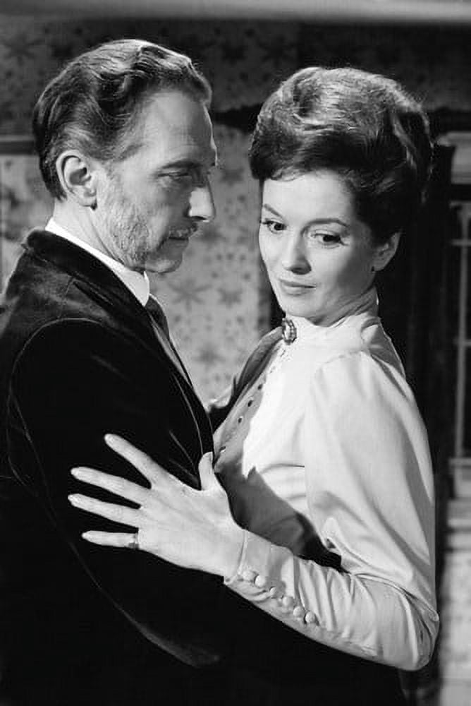 The Gorgon Peter Cushing Barbara Shelley 24x36 Poster - Walmart.com