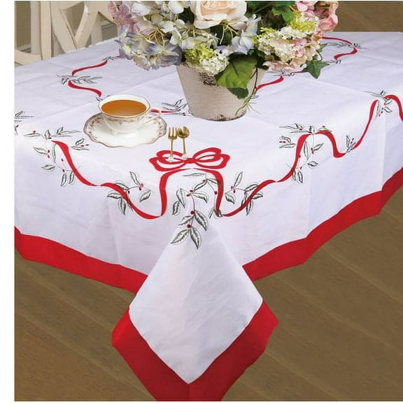 The Holiday Aisle Pulver Tablecloth