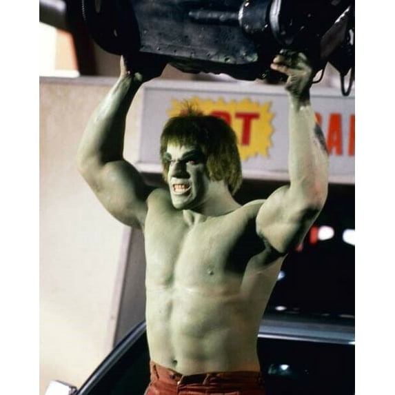 The Incredible Hulk TV series Lou Ferrigno lifts up engine 8x10 inch ...