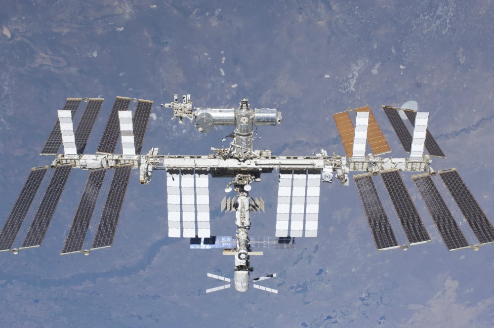 The International Space Station Canvas Art - Stocktrek Images (34 x 23)