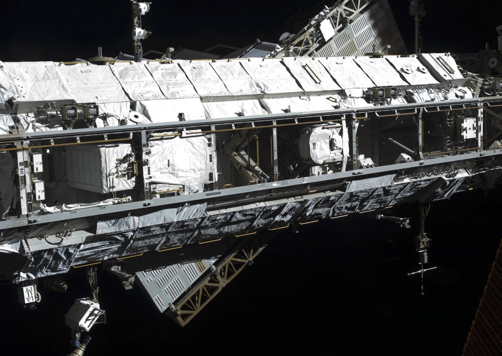 The International Space Stations starboard truss Canvas Art - Stocktrek Images (33 x 24)