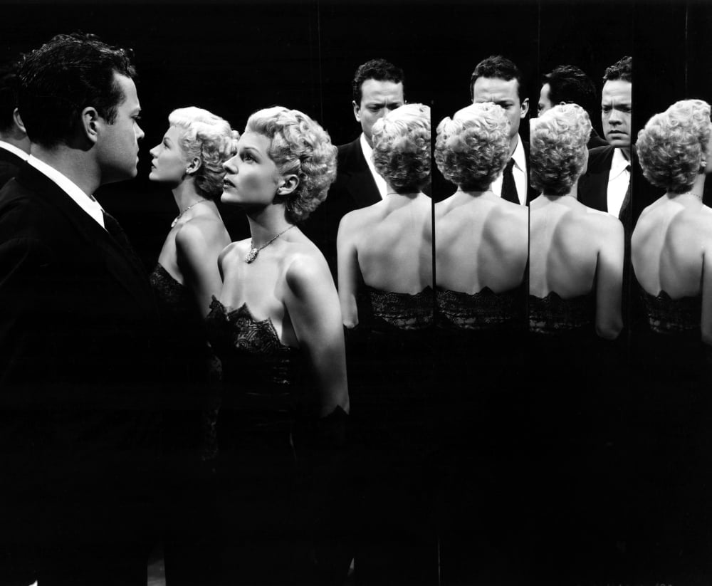 The Lady From Shanghai Canvas Art - (20 x 16)