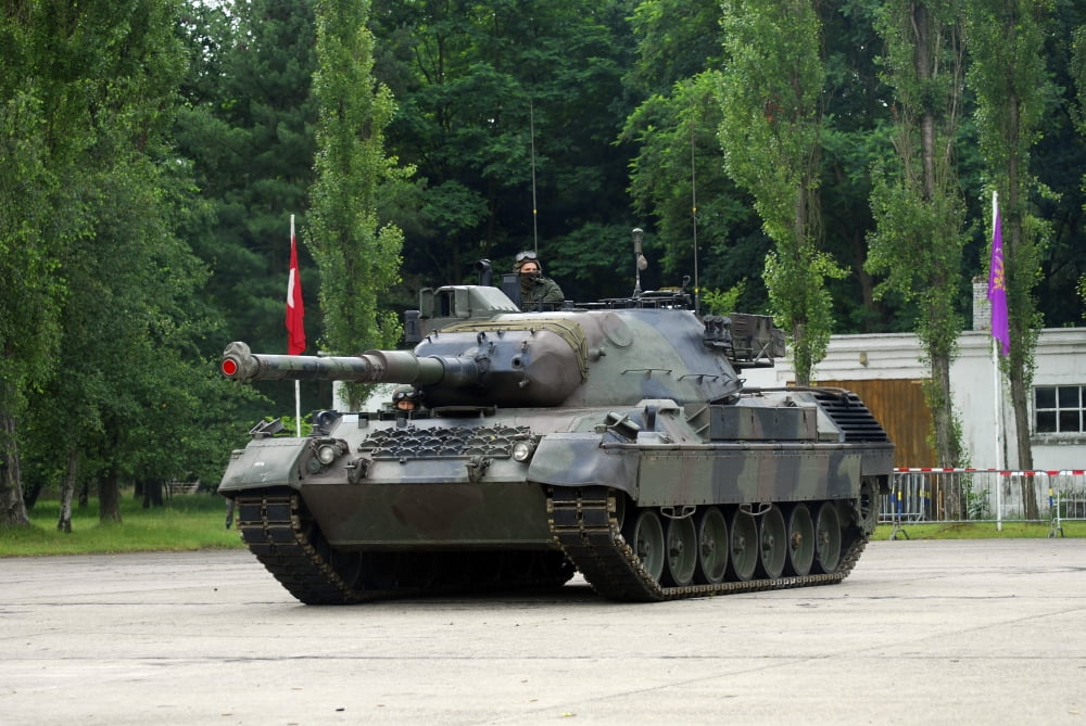 The Leopard 1A5 MBT of the Belgian Army in action Canvas Art - Luc De JaegerStocktrek Images (34 x 23)