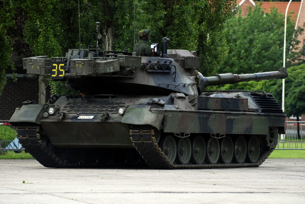 The Leopard 1A5 MBT of the Belgian Army in action Canvas Art - Luc De JaegerStocktrek Images (34 x 23)