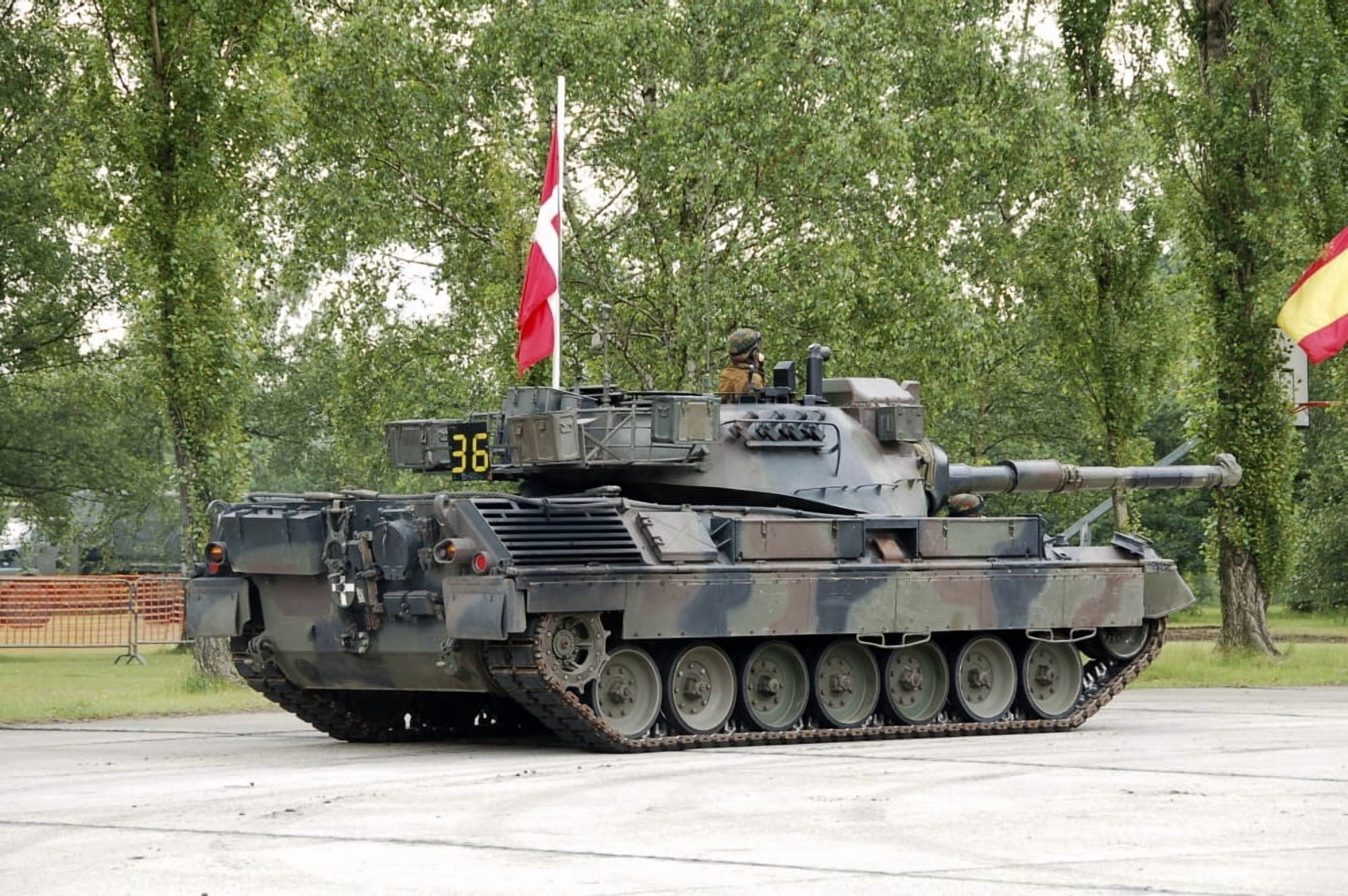 The Leopard 1A5 of the Belgian Army in action Canvas Art - Luc De JaegerStocktrek Images (17 x 12)