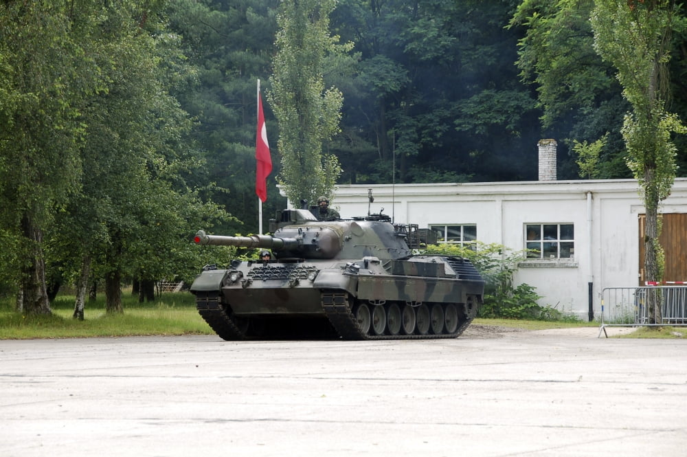 The Leopard 1A5 of the Belgian Army in action Canvas Art - Luc De JaegerStocktrek Images (34 x 23)