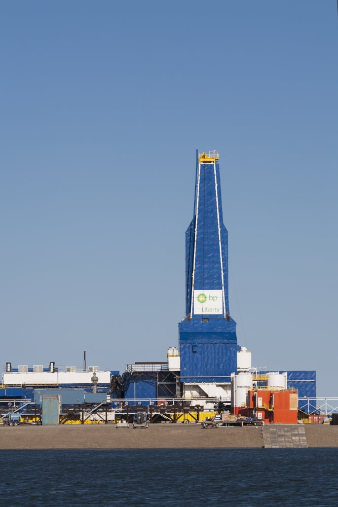 The Liberty Oil Rig in the Prudhoe Bay Oilfield on the North Slope Arctic Alaska Summer Canvas Art - Lucas Payne Design Pics (24 x 38)