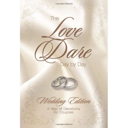 Pre-Owned The Love Dare Day by Day, Wedding Edition : A Year of Devotions for Couples (Hardcover)