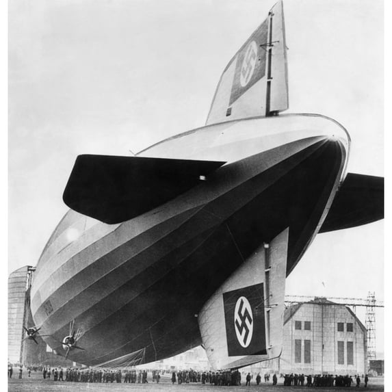 The Lz 129 Hindenburg History (24 x 36)