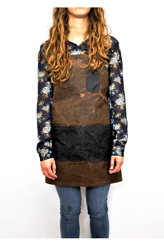 The MacBeth Women's Waxed Canvas Apron