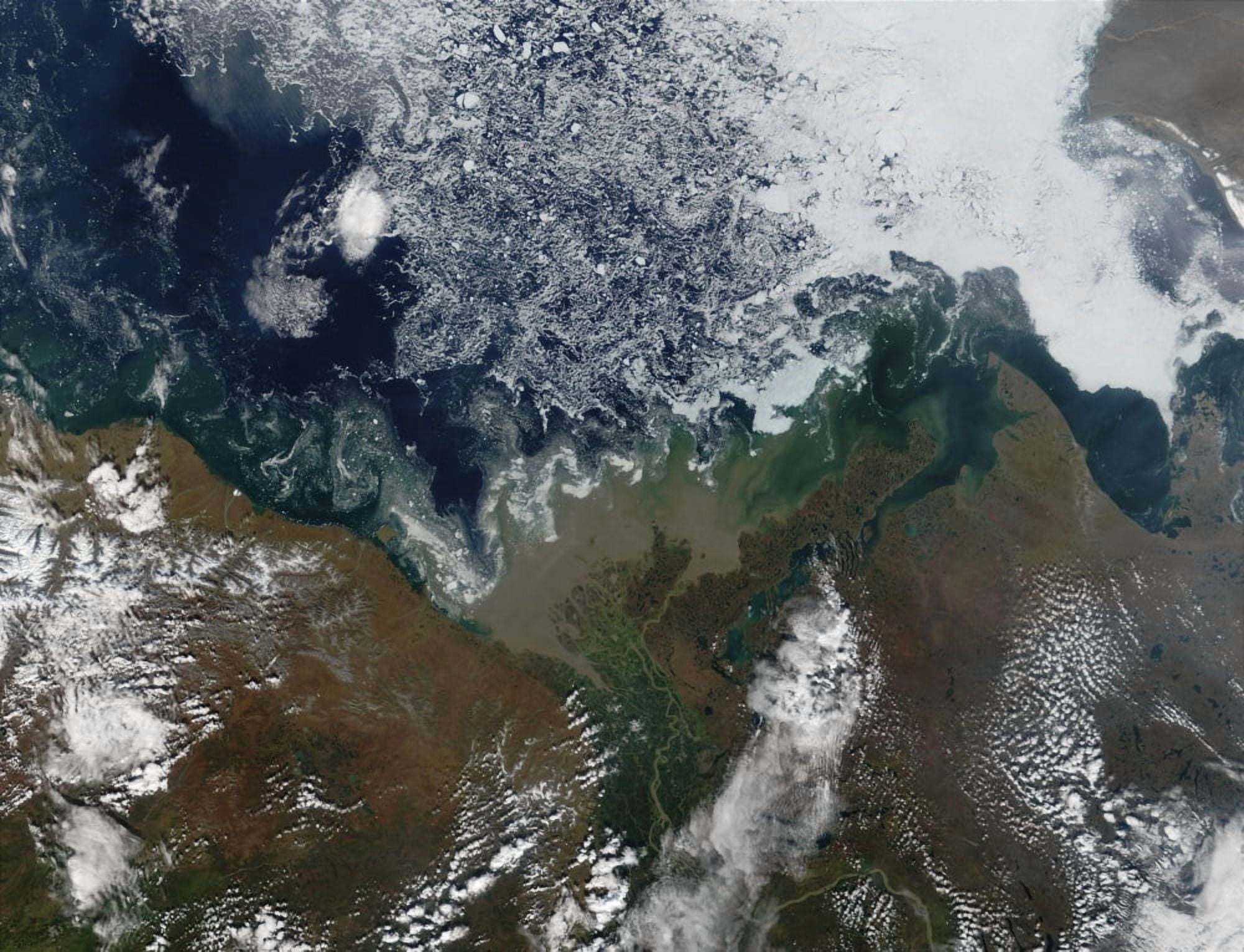 The Mackenzie River empties into Mackenzie Bay in Northern Canada Canvas Art - Stocktrek Images (32 x 24)