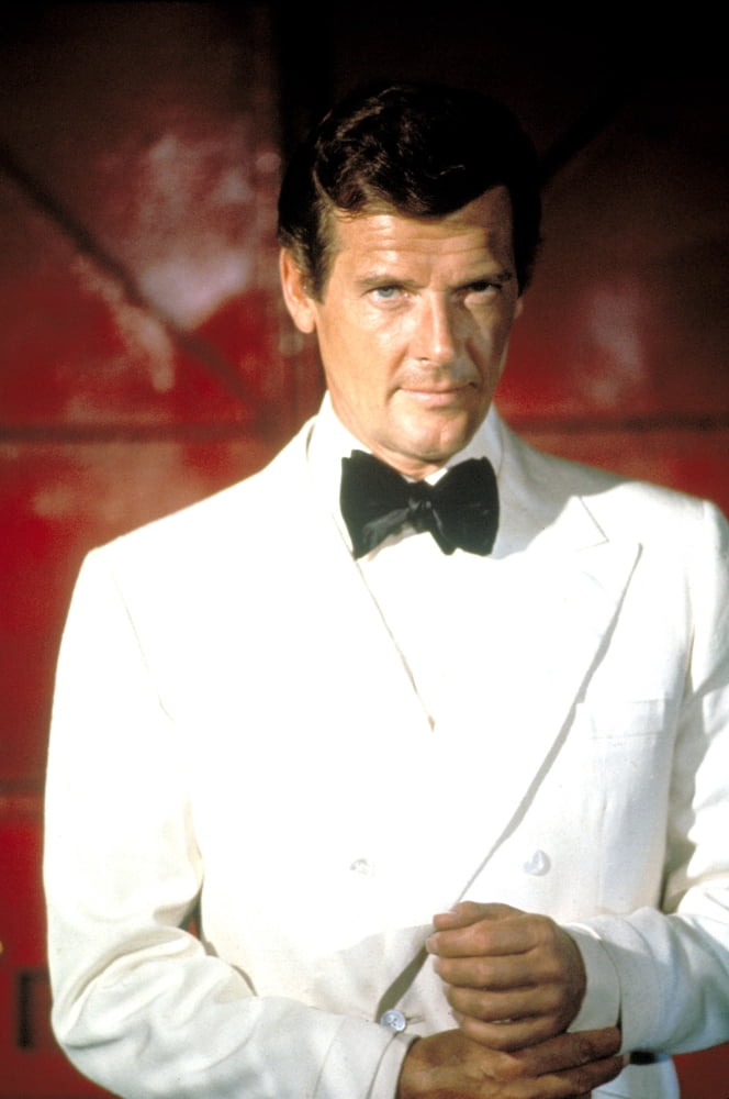 The Man With The Golden Gun Canvas Art - (16 x 20)