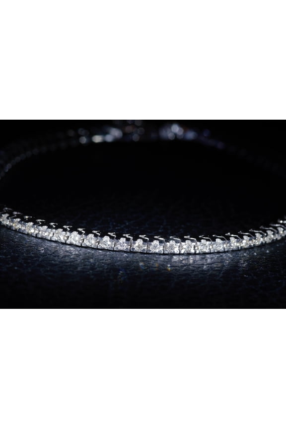 The Maya: 1.50 Carat Diamond Tennis Bracelet in 14 Karat White Gold