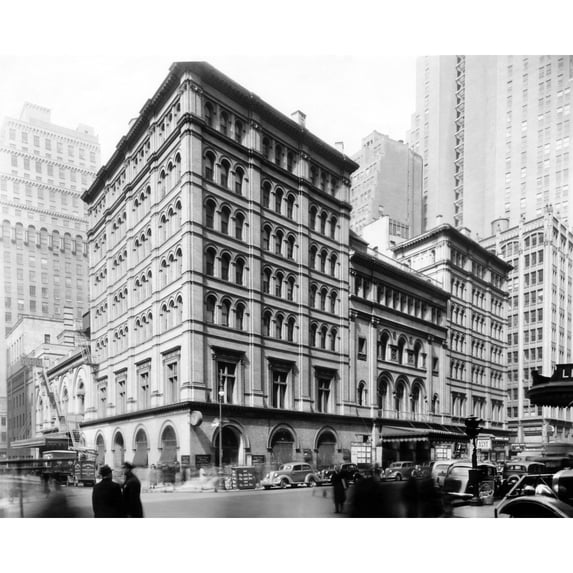 The Metropolitan Opera House History (36 x 24)