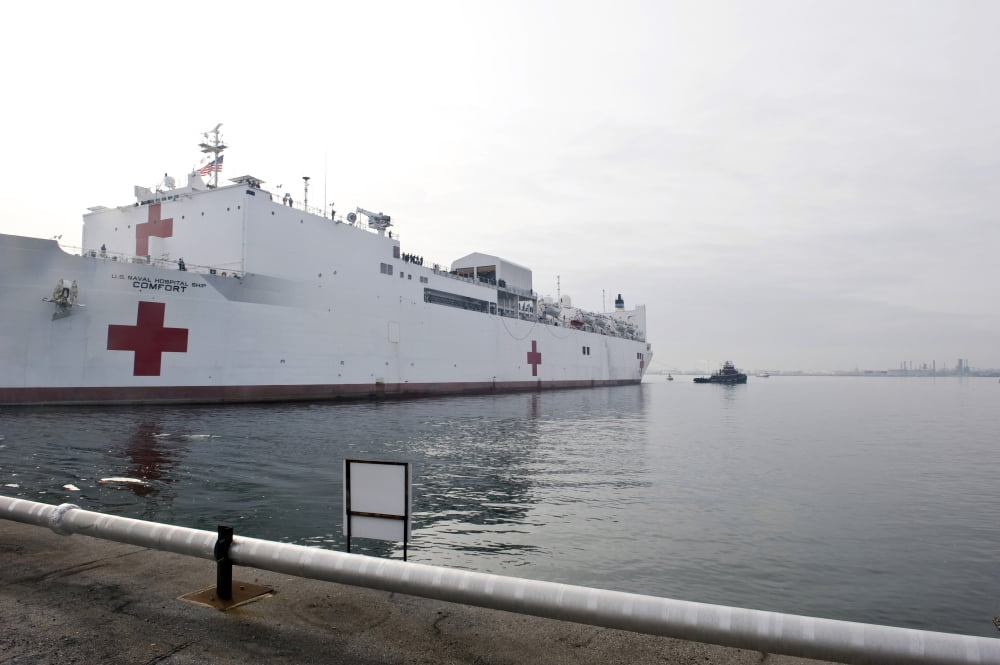 The Military Sealift Command hospital ship USNS Comfort pulls away from Canton Pier Canvas Art - Stocktrek Images (34 x 23)