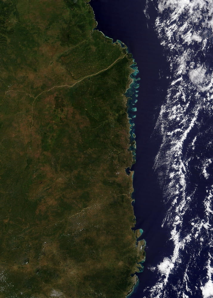 The Mozambique coast Canvas Art - Stocktrek Images (24 x 34)