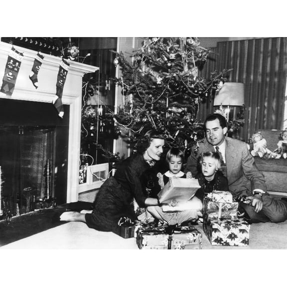 The Nixon Family On Christmas Eve Pat Nixon History (24 x 18)