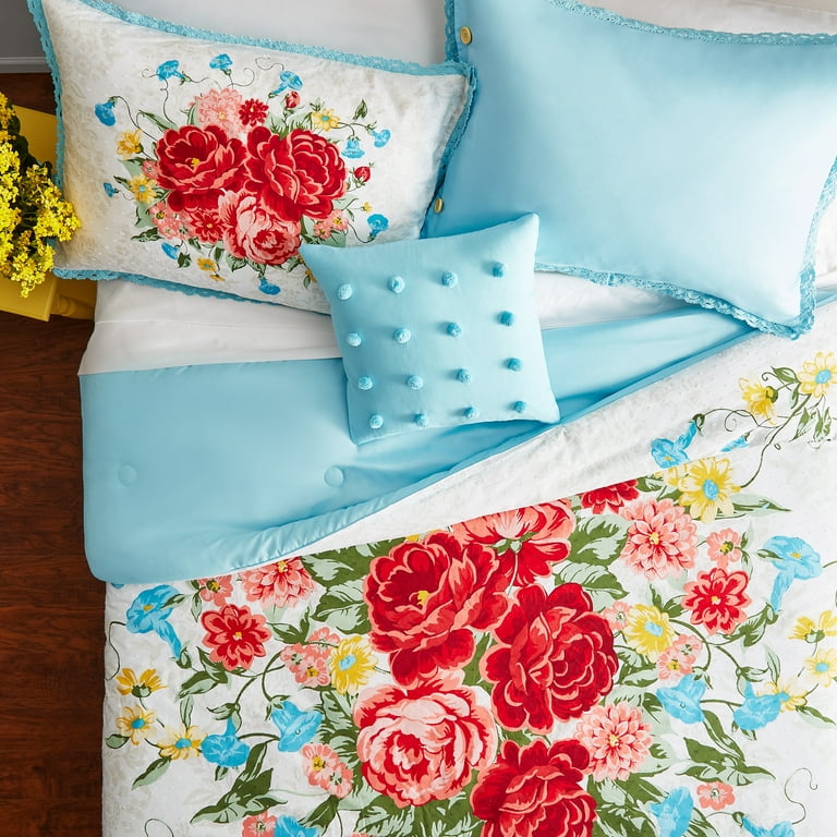 https://i5.walmartimages.com/seo/The-Pioneer-Woman-Blue-Cotton-Sweet-Rose-4-Piece-Comforter-Set-Full-Queen_6d3d022a-8a6e-4337-bcbd-3b89f675e9a2.18a00395cba0f38e845b1c0c202a5120.jpeg?odnHeight=768&odnWidth=768&odnBg=FFFFFF