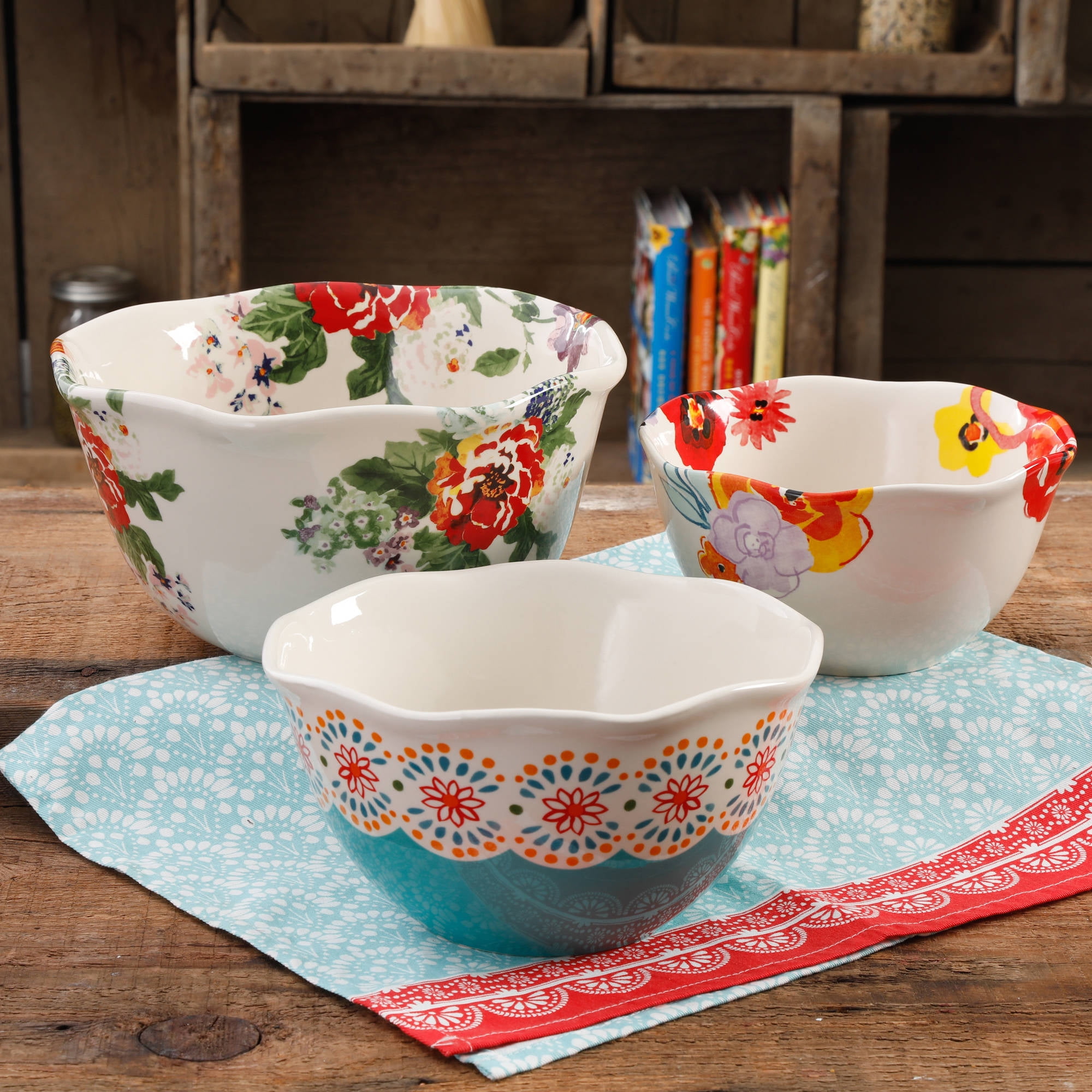 The Pioneer Womans Flea Market Scalloped Edge Serving Bowl  Set, 3-Piece (Pack of 2): Serving Bowls
