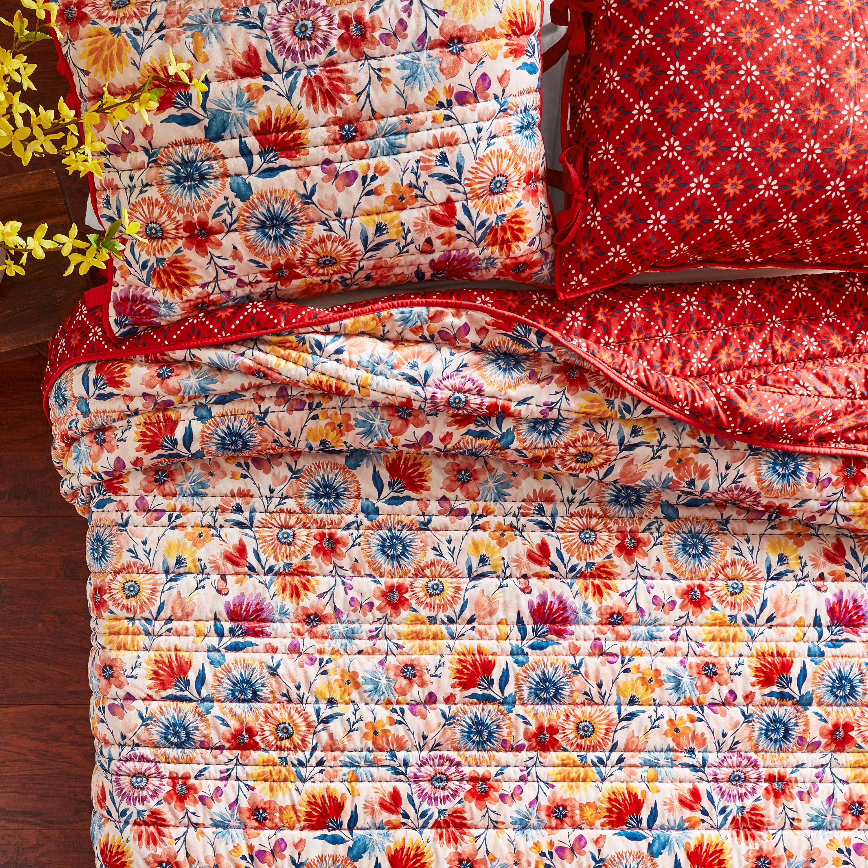 The Pioneer Woman Fluttering Fancies Polyester Velvet Quilt, King