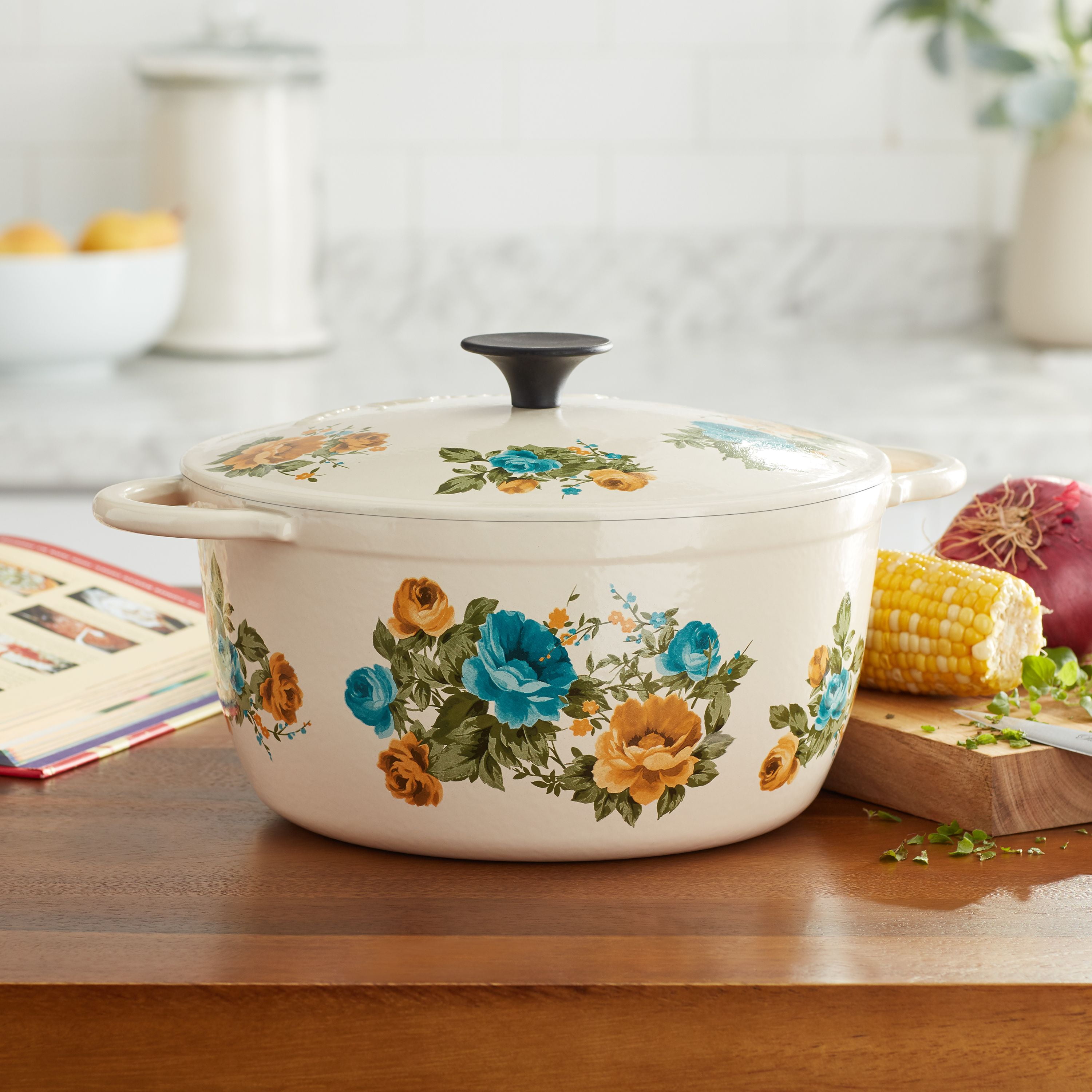 The Pioneer Woman's Vintage-Inspired Dutch Oven Is Only $40 – SheKnows