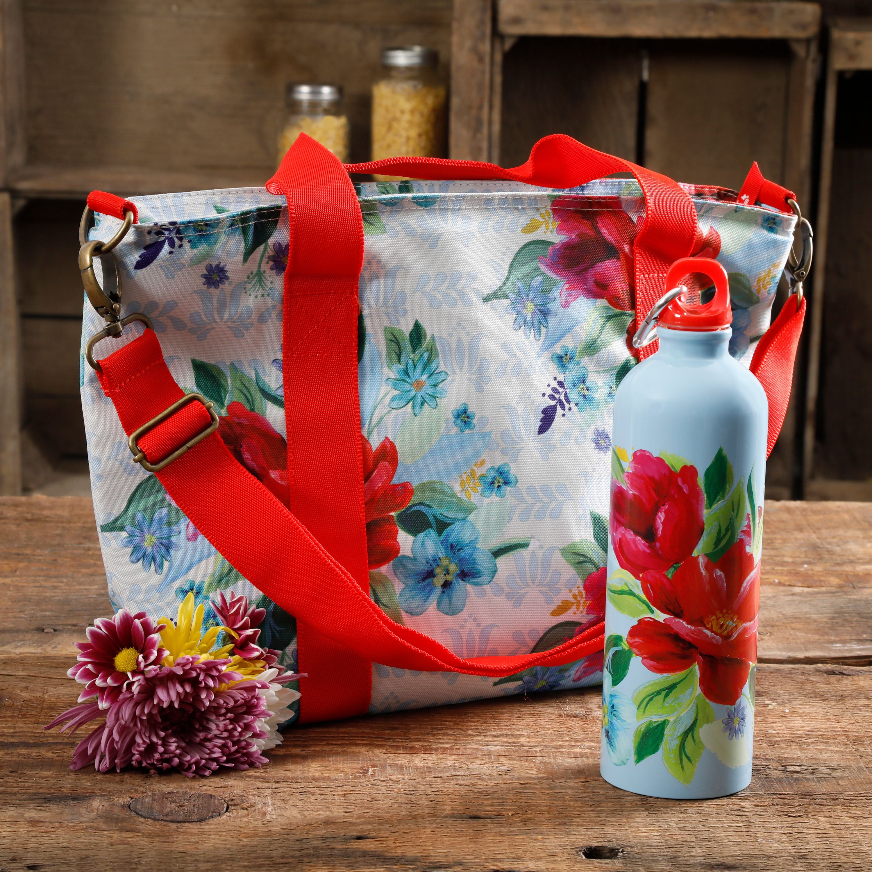 https://i5.walmartimages.com/seo/The-Pioneer-Woman-Spring-Bouquet-Lunch-Tote-with-Hydration-Bottle_cec4bb07-988e-4b2d-b2ba-b61e645687cd_4.ab4aaf7d81c0552ce60e142e5ef9f0cc.jpeg