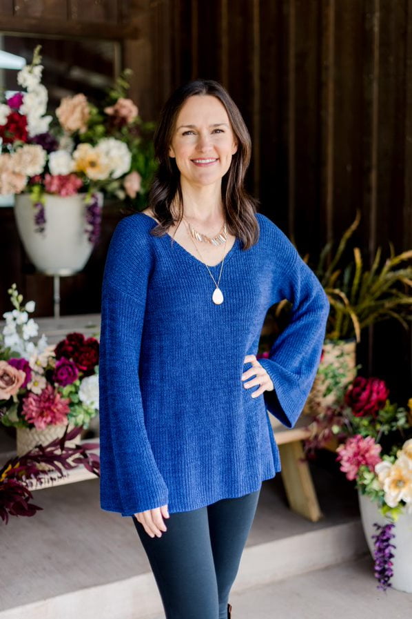 V neck top bell sleeve sweater