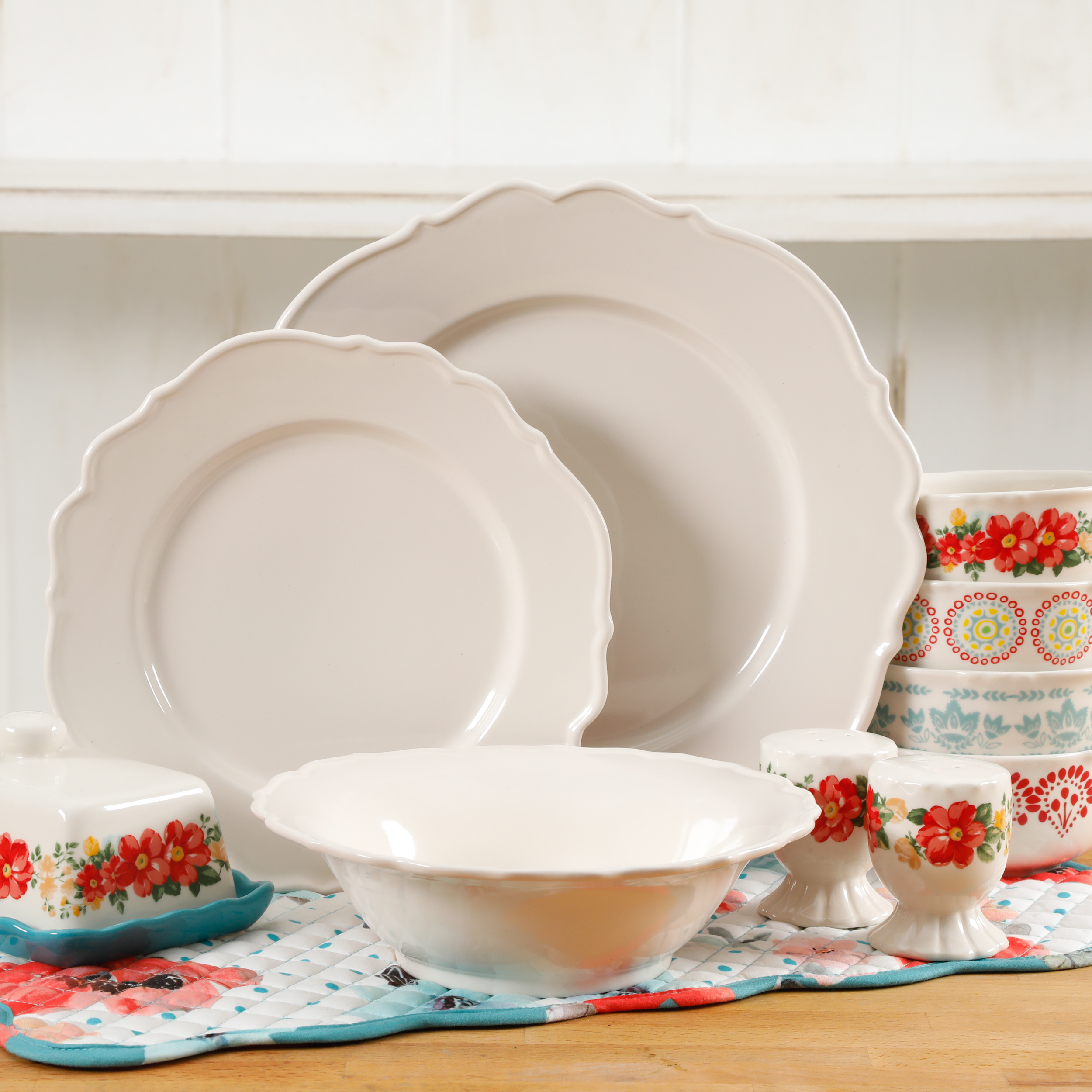 The Pioneer Woman Vintage Ruffle Dinnerware Set, Linen, 20pc - image 1 of 12
