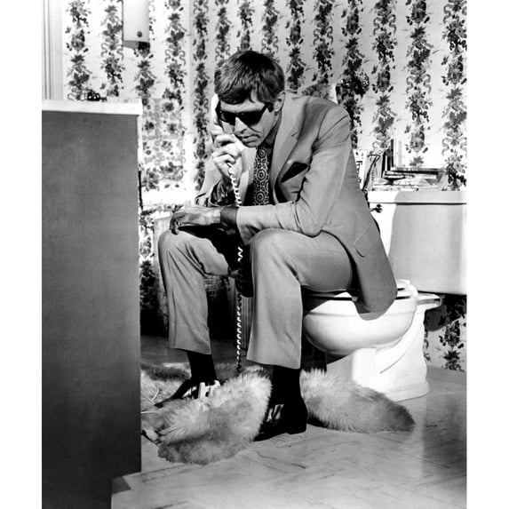 The President'S Analyst James Coburn 1967 Photo Print (16 x 20)