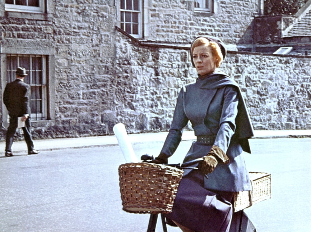 The Prime Of Miss Jean Brodie Canvas Art - (28 x 22)