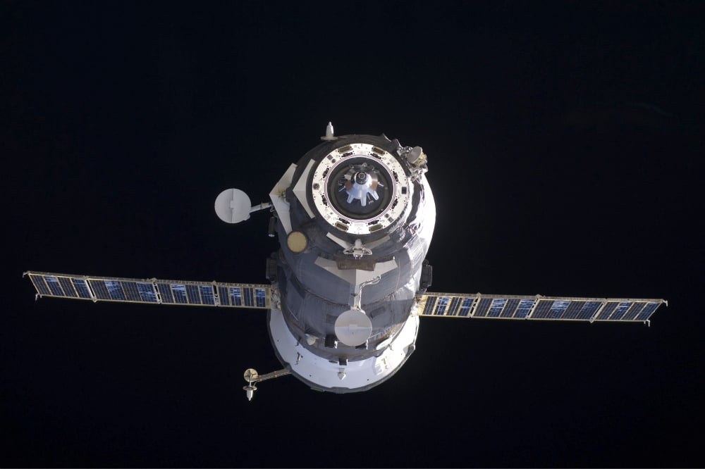 The Progress 40 resupply vehicle in orbit Canvas Art - Stocktrek Images (34 x 23)
