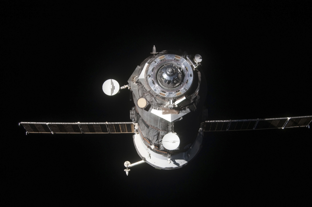 The Progress 46 spacecraft Canvas Art - Stocktrek Images (35 x 23)