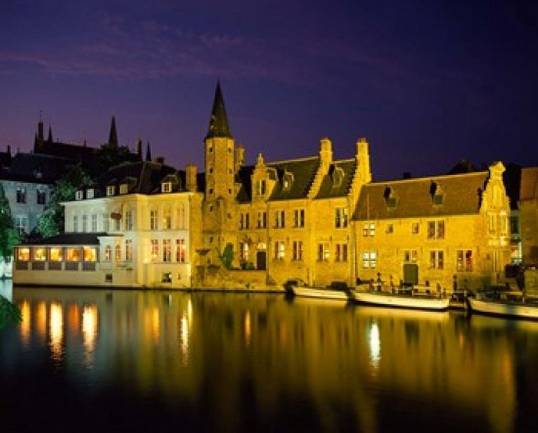 The Rozenhoedkaai at Night Bruges Belgium Canvas Art - Paul Thompson DanitaDelimont (27 x 22)