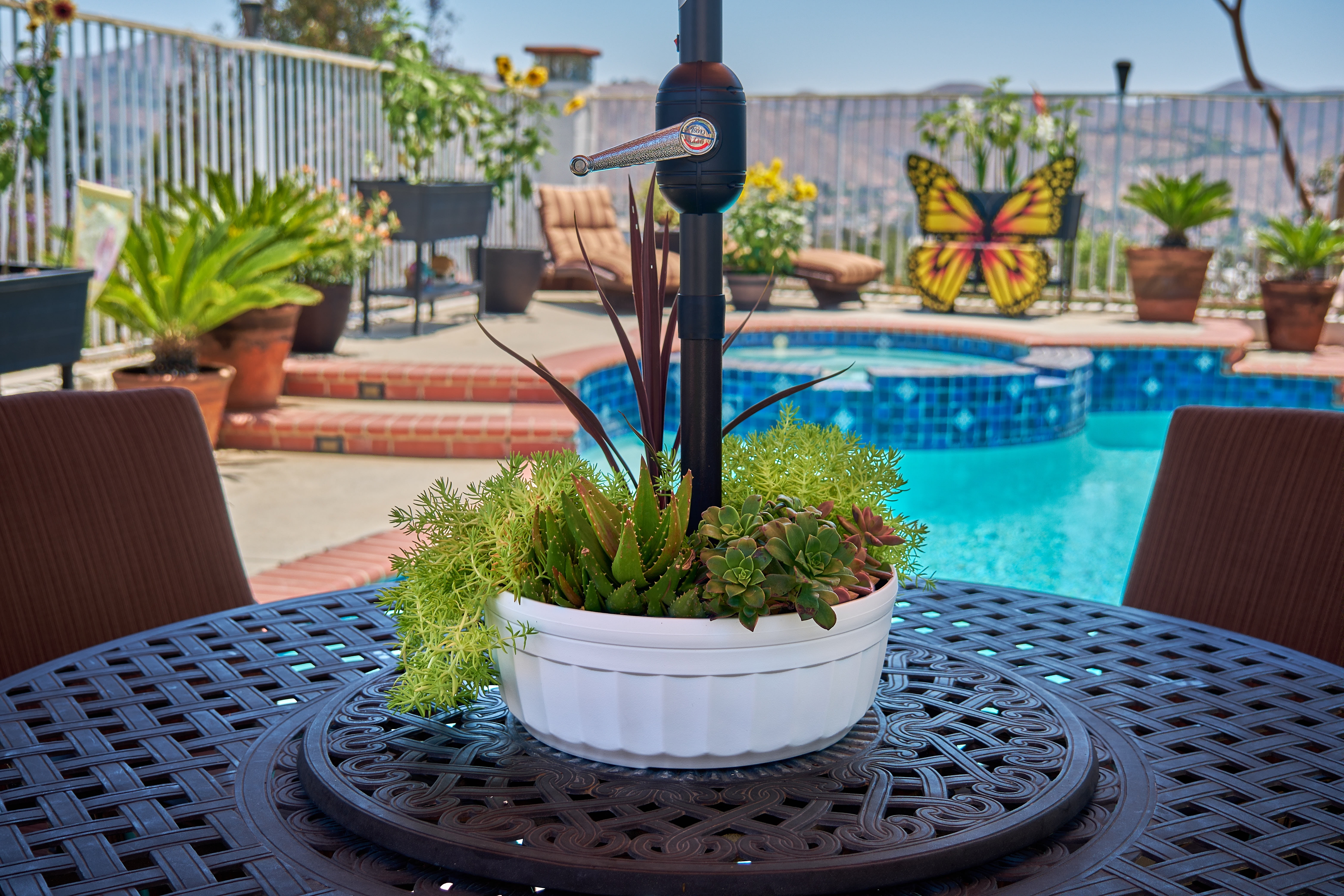 The Savannah Planter: White