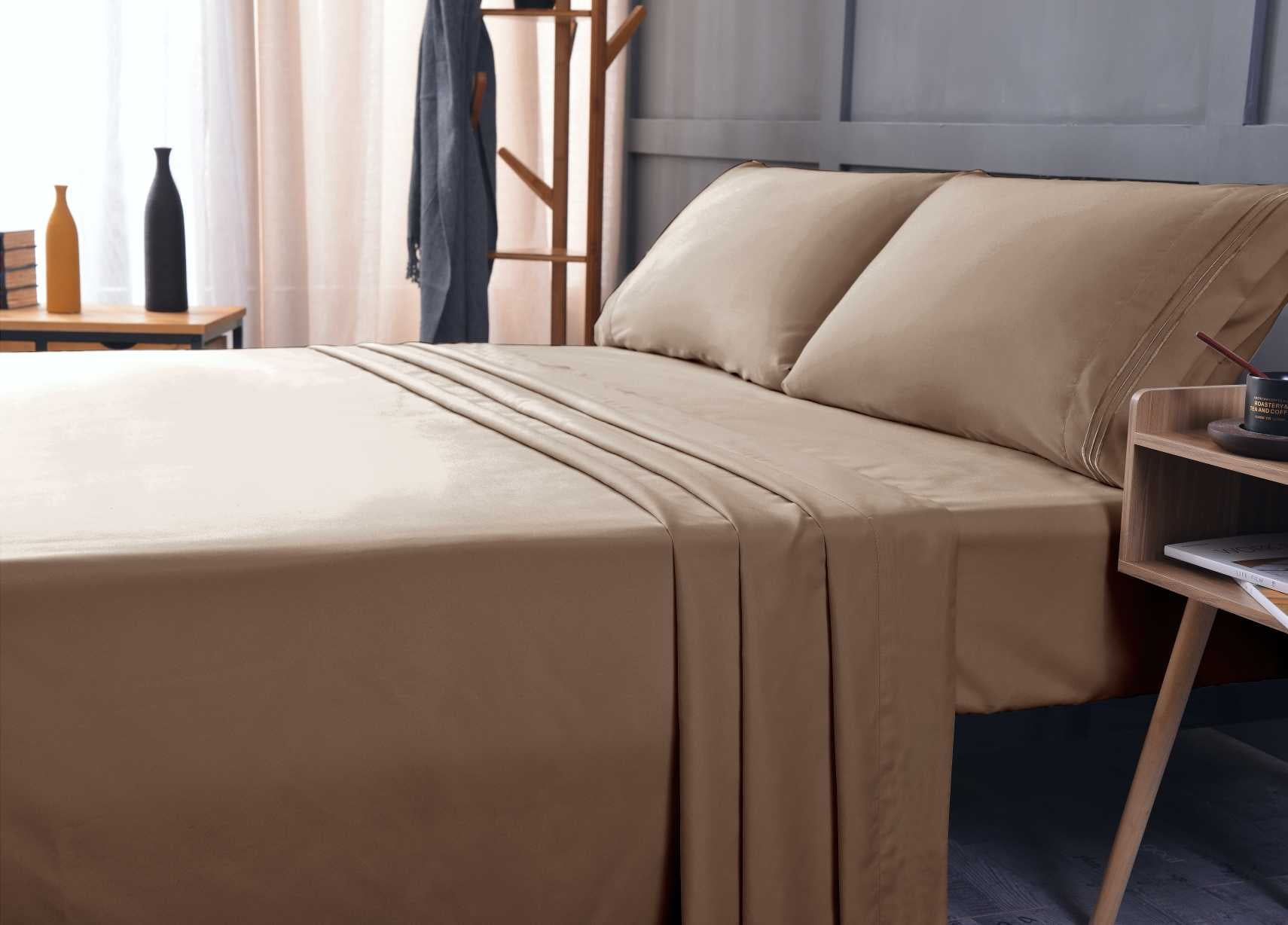 The Season Essentials Wrinkle Free Sheet Sets with Deep Pockets & Stain Resistant, 4 pc, 1800 Thread Count Bamboo Based – Tiger Eye, Split King