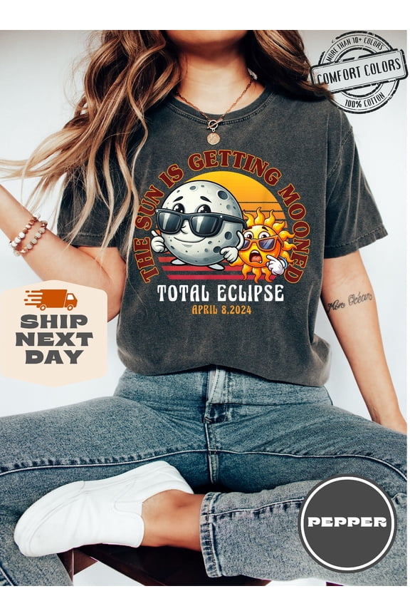 The Sun Is Getting Mooned Total Solar Eclipse April 8 2024 Souvenir Gift T-Shirt