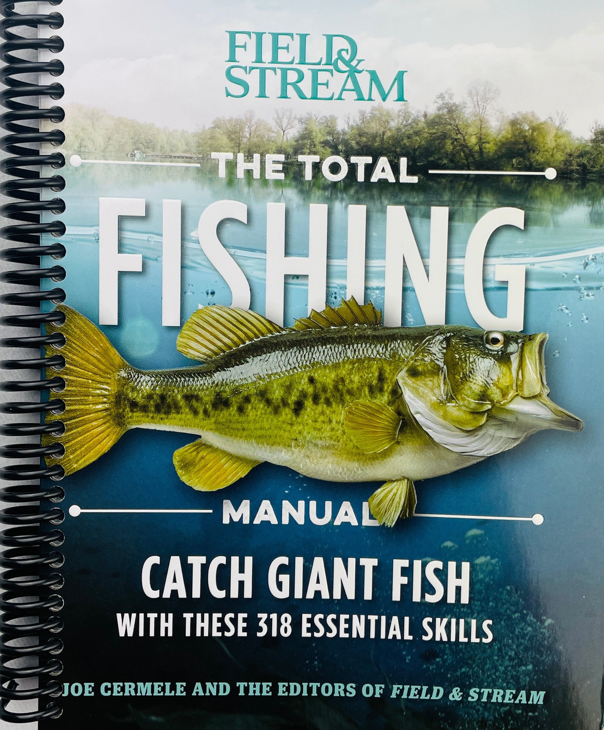 The Total Fishing Manual (Paperback Edition) : 318 Essential