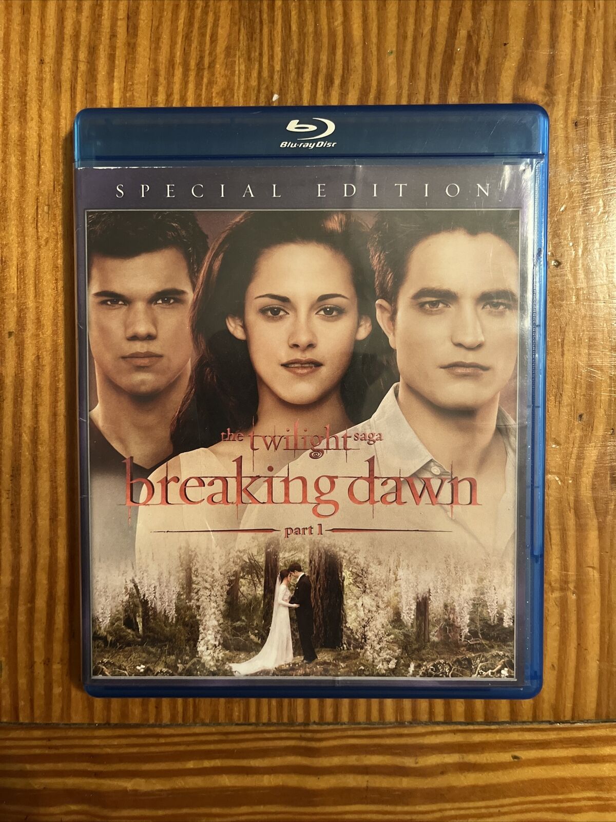 The Twilight Saga: Breaking Dawn - Part 1 Blu-Ray - image 1 of 4
