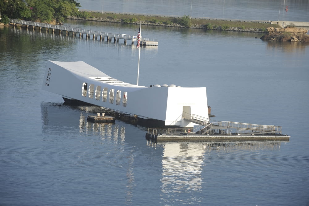 The USS Arizona memorial in Pearl Harbor Canvas Art - Stocktrek Images (34 x 23)