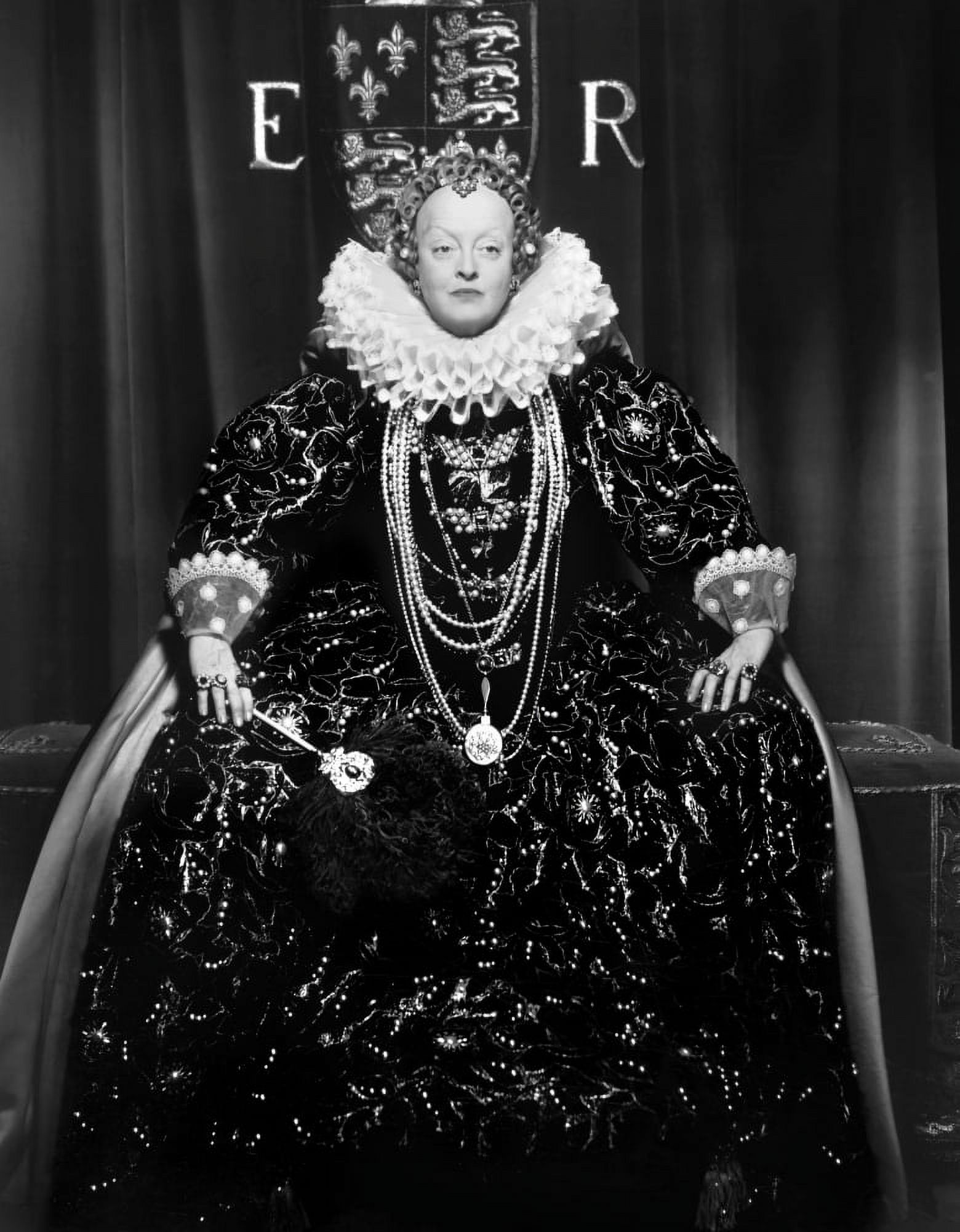 The Virgin Queen Canvas Art - (16 x 20)