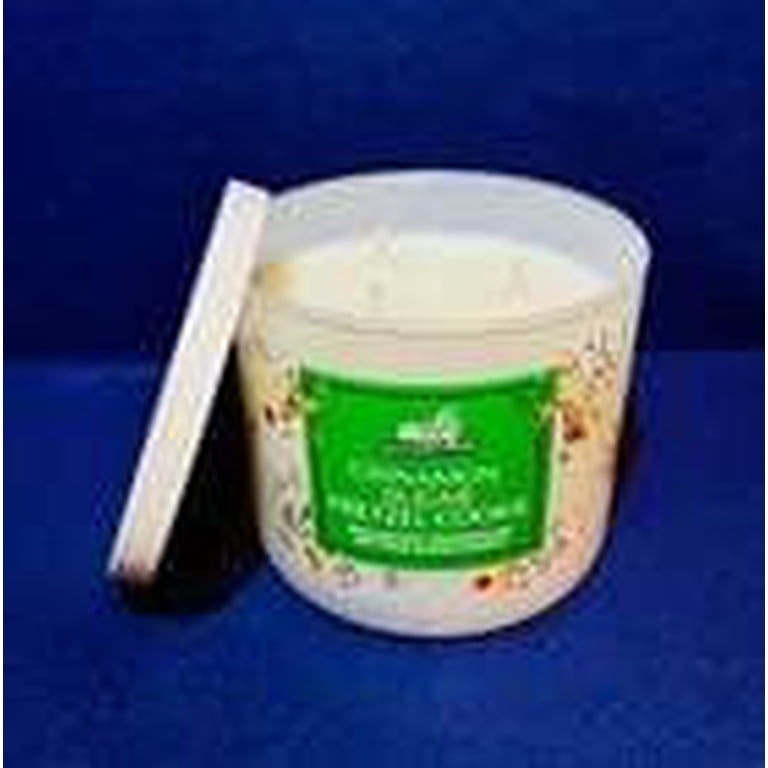 Bath & Body Works 3-Wick Candle Cinnamon Sugar Pretzel Cookie from