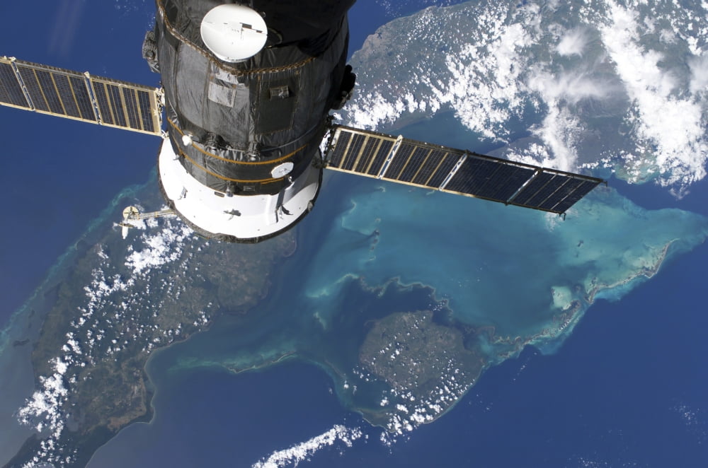 The docked Progress 22 spacecraft Canvas Art - Stocktrek Images (34 x 23)