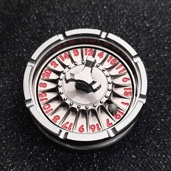 The latest gyro D20 dice punk style dragon pattern board game dice gyro metal turntable probability chooser