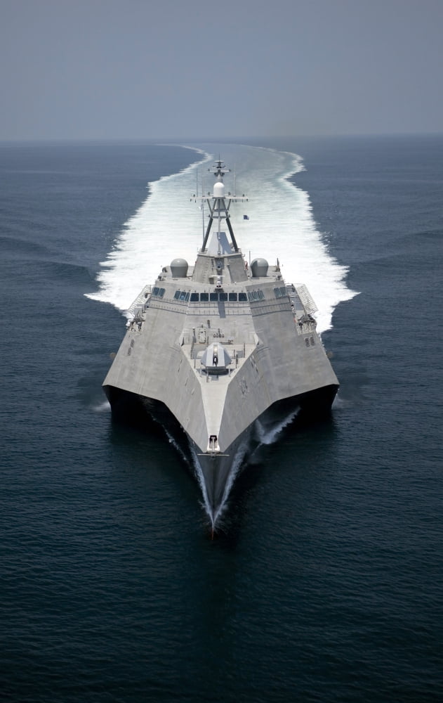 The littoral combat ship Independence underway during builders trials in the Gulf of Mexico Canvas Art - Stocktrek Images (22 x 35)