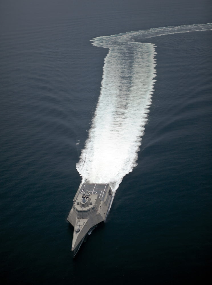 The littoral combat ship Independence underway during builders trials in the Gulf of Mexico Canvas Art - Stocktrek Images (24 x 33)