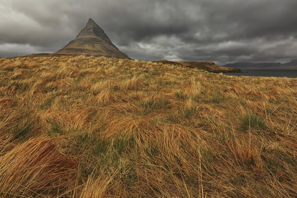 The mountain kirkjufell on the snaefellsnes peninsula grundarfjorour iceland Canvas Art - Robert Postma Design Pics (38 x 24)