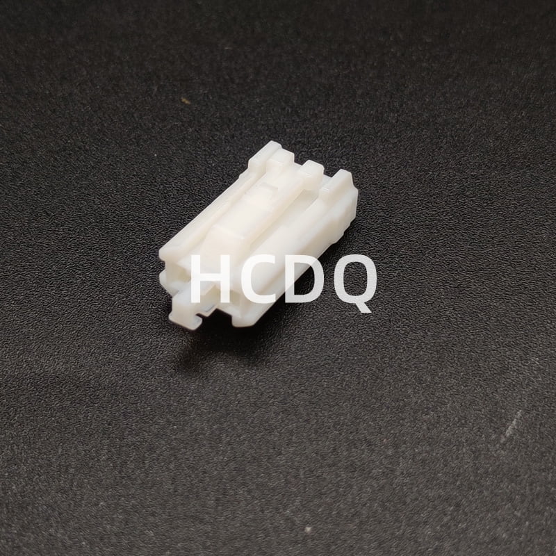 The original 6240-5218 2PIN automobile connector plug shell and ...